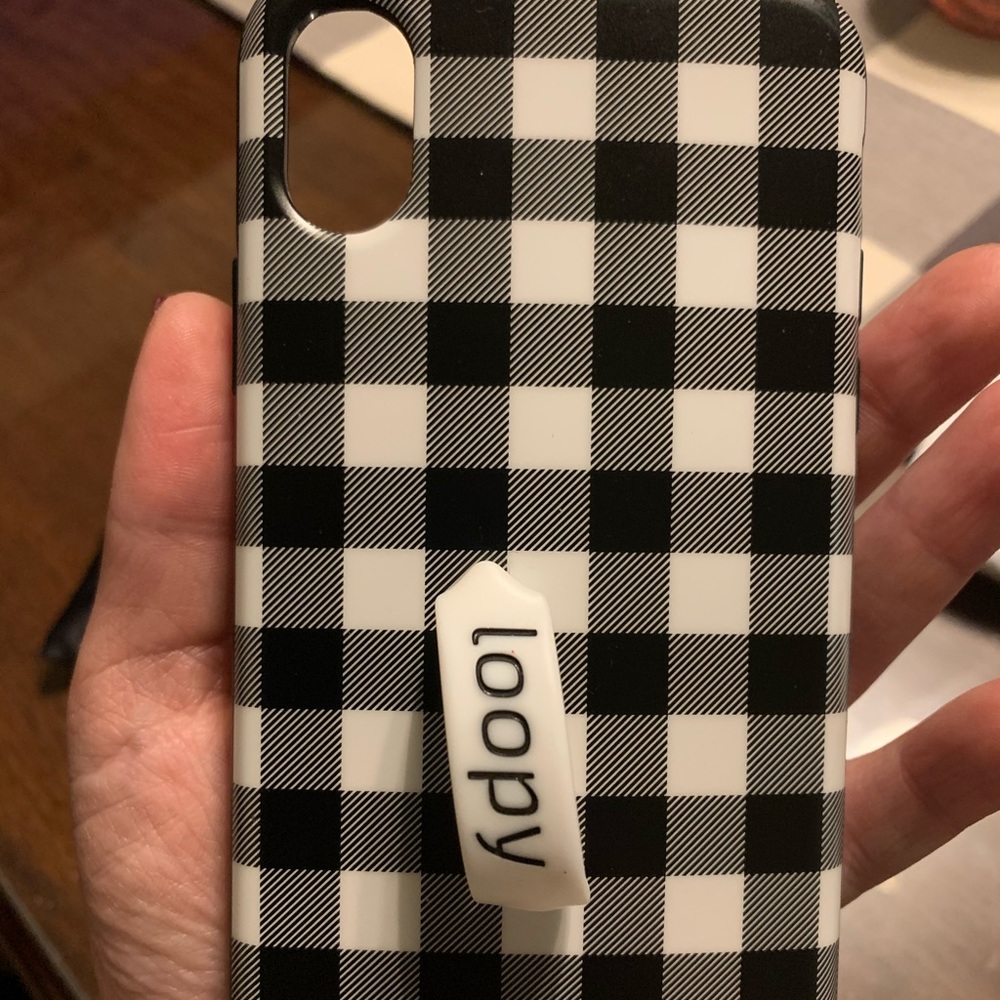 Black and white loopy case for iPhone X